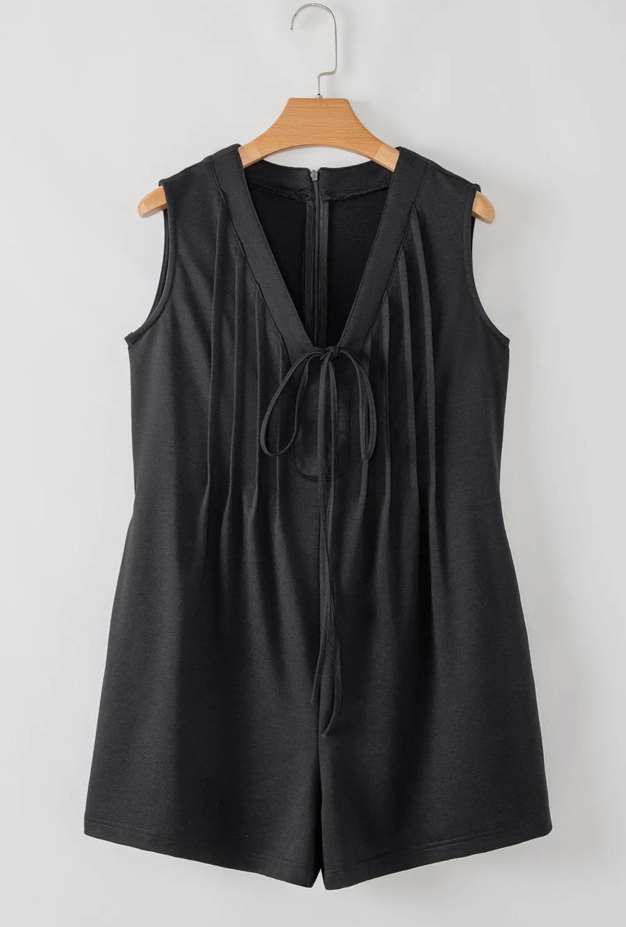 Black V Neck Tie Front
Sleeveless Romper
